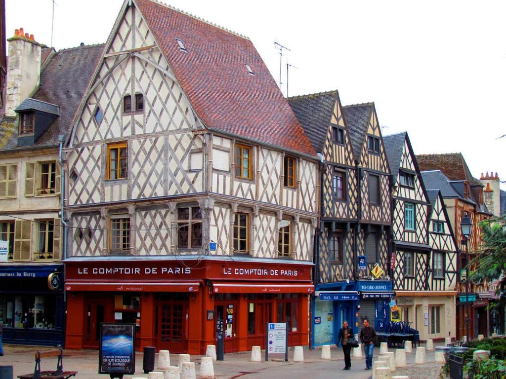Triplex - 4 - Centre Historique * Bourges